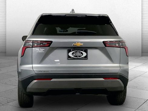 Used 2026 Chevrolet Equinox LT FWD image 3