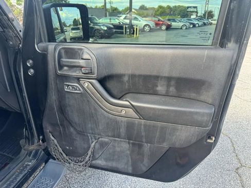 Used 2012 Jeep Wrangler Unlimited Sport AWD/4WD image 14