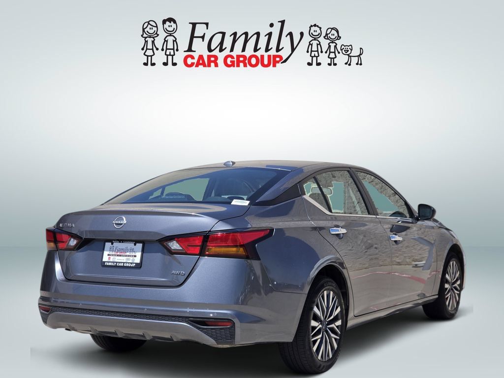 Used 2025 Nissan Altima 2.5 SV AWD/4WD image 4