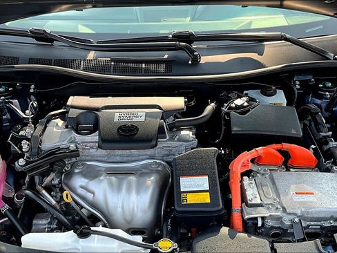 Used 2015 Toyota Camry XLE w/ Moonroof Package FWD image 9