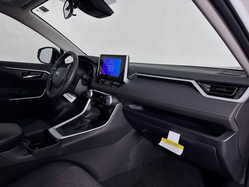 New 2025 Toyota RAV4 XLE image 29