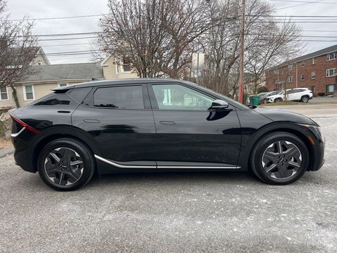 Certified 2025 Kia EV6 Light image 6