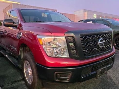 Used 2017 Nissan Titan S image 1