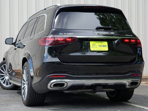 Used 2024 Mercedes-Benz GLS 580 4MATIC image 6