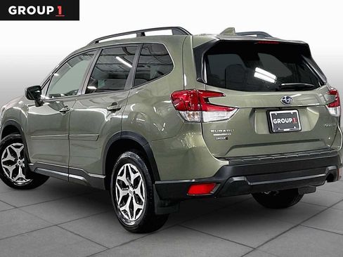 Used 2021 Subaru Forester Premium AWD/4WD image 12
