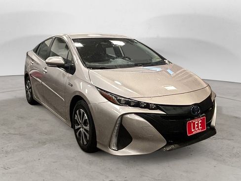 Used 2021 Toyota Prius Prime XLE image 7