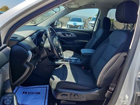 Used 2020 Chevrolet Traverse LT FWD image 18
