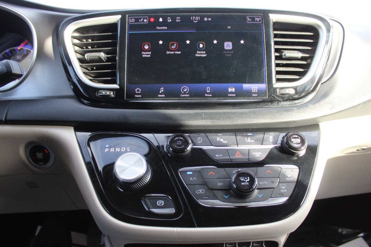 Used 2023 Chrysler Pacifica Touring-L FWD image 20