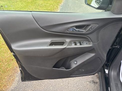 Certified 2023 Chevrolet Equinox LT w/ Driver Convenience Package image 13