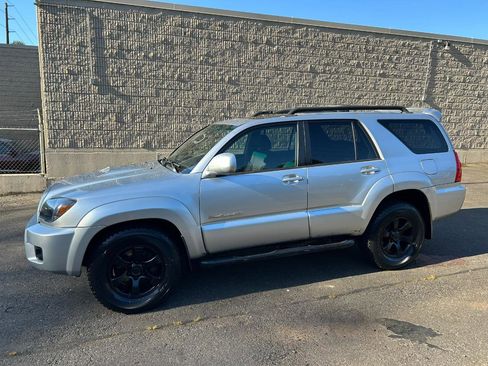 Used 2009 Toyota 4Runner SR5 AWD/4WD image 8