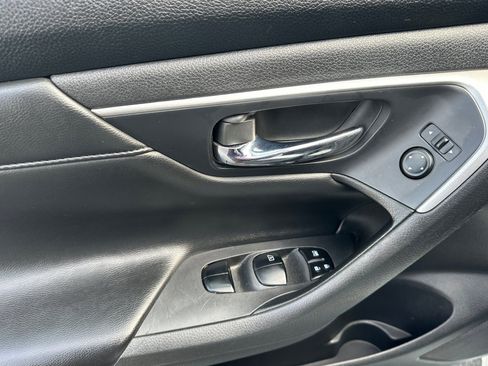 Used 2015 Nissan Altima 2.5 SV image 11