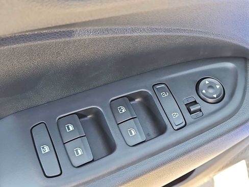 Certified 2026 Hyundai Venue SEL FWD image 17