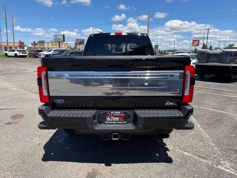 Used 2025 Ford F350 Platinum w/ Platinum Plus Package AWD/4WD image 4