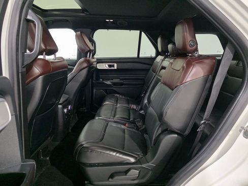 Used 2020 Ford Explorer Platinum image 21