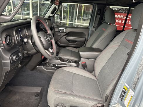 Used 2024 Jeep Wrangler Unlimited Rubicon w/ Safety Group image 15