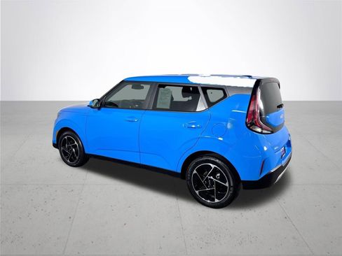 Certified 2025 Kia Soul EX image 9