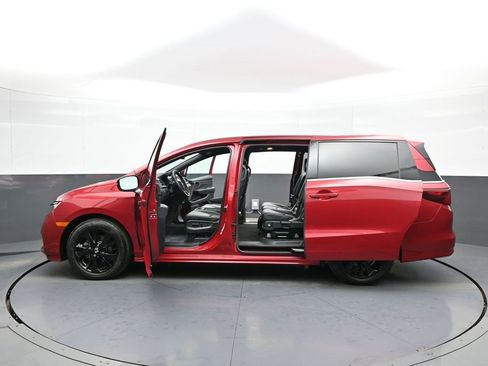 Certified 2023 Honda Odyssey Sport image 45