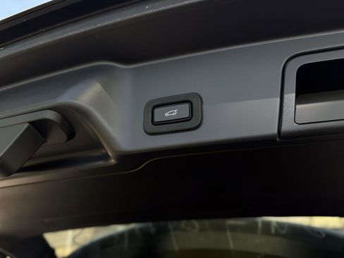 Used 2021 Land Rover Range Rover Evoque S image 45