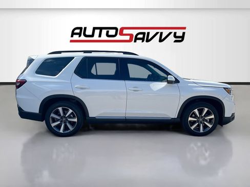 Used 2024 Honda Pilot Touring image 8
