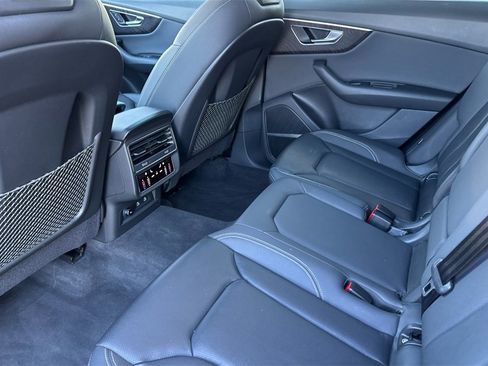 Used 2022 Audi Q8 Premium Plus image 12