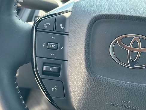 Used 2025 Toyota Prius XLE FWD image 19