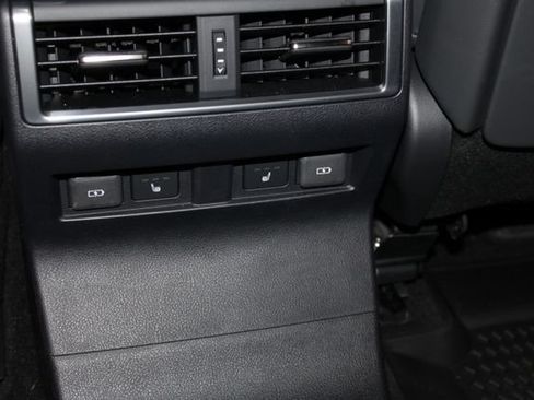 Used 2025 Lexus GX 550 AWD/4WD image 11