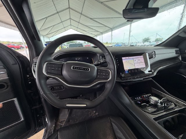 Used 2022 Jeep Wagoneer Series III AWD/4WD image 17