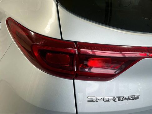 Used 2020 Kia Sportage LX image 33