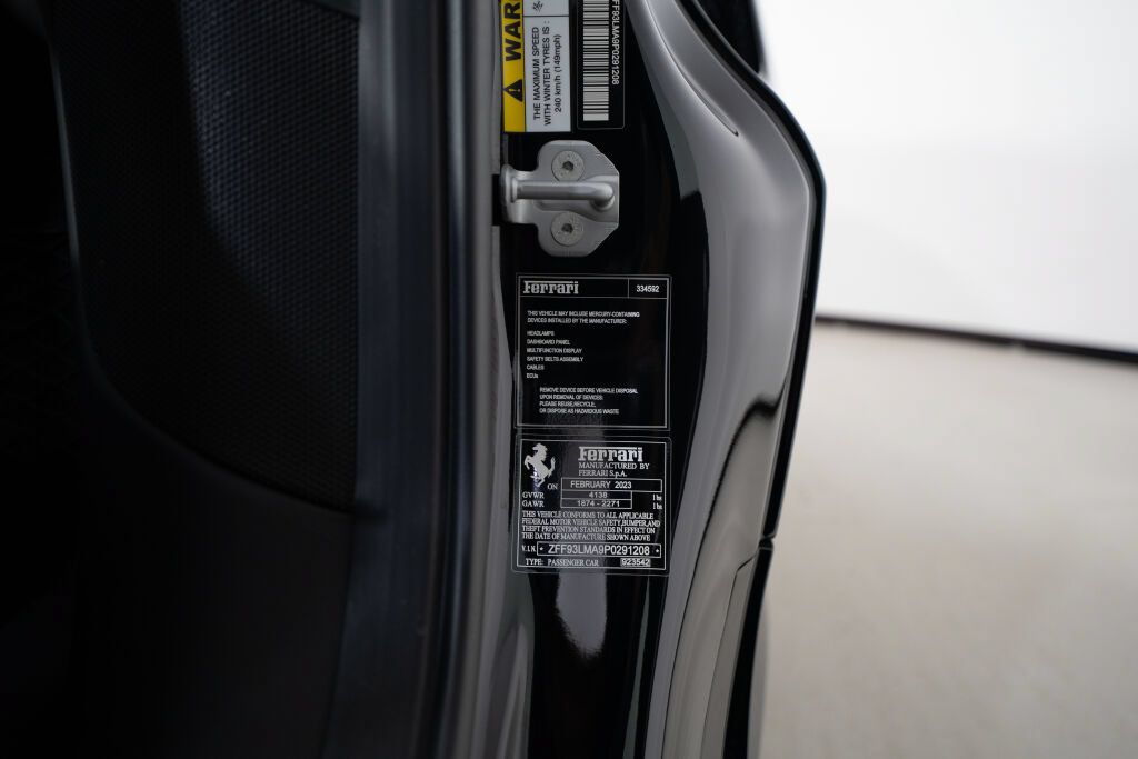 Used 2023 Ferrari F8 Tributo RWD image 26