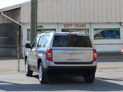 Used 2014 Jeep Patriot Latitude w/ Sun/Sound Group FWD image 6