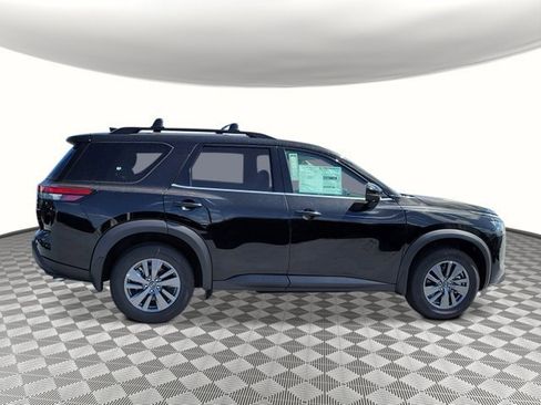 New 2025 Nissan Pathfinder SV image 6
