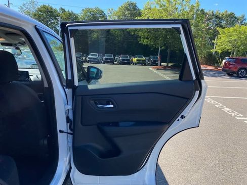 New 2026 Nissan Rogue SV image 23