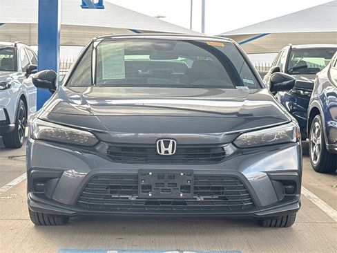 Used 2022 Honda Civic Sport image 2