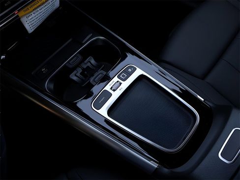 New 2025 Mercedes-Benz GLA 250 4MATIC image 25