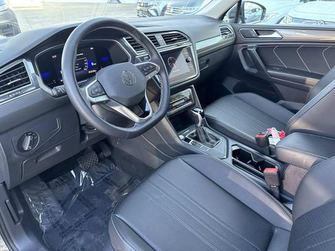 Certified 2023 Volkswagen Tiguan SE image 12