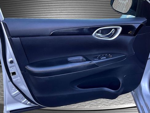 Used 2017 Nissan Sentra SV FWD image 19