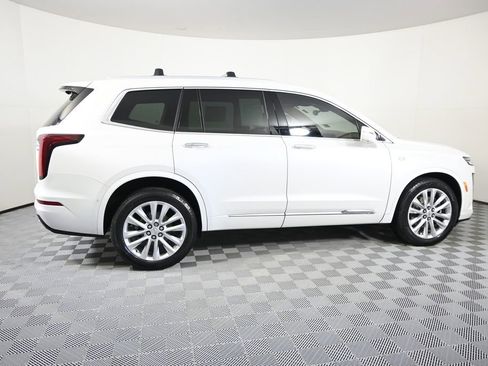 Used 2020 Cadillac XT6 Premium Luxury w/ Platinum Package AWD/4WD image 7