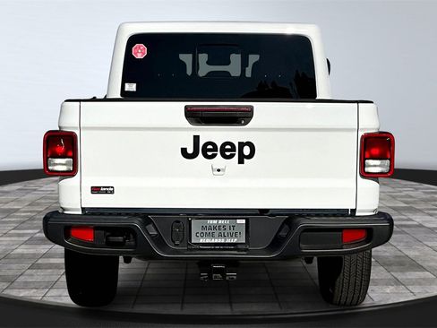 New 2025 Jeep Gladiator Sport w/ Premium Package image 4
