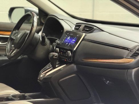 Used 2017 Honda CR-V Touring image 2
