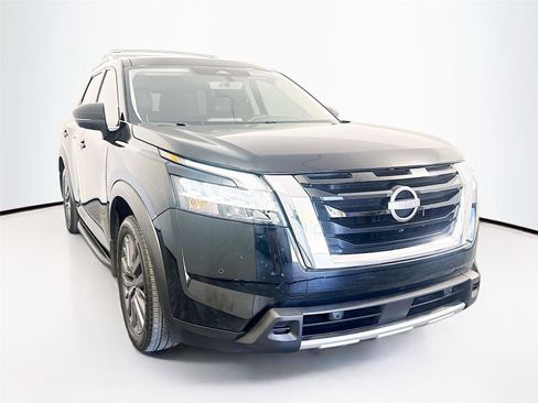 Used 2023 Nissan Pathfinder SL w/ SL Premium Package FWD image 34