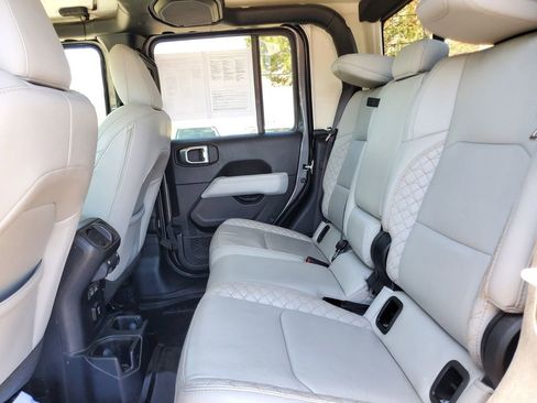 Used 2021 Jeep Gladiator Overland AWD/4WD image 10