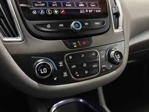 Used 2021 Chevrolet Malibu LT FWD image 39
