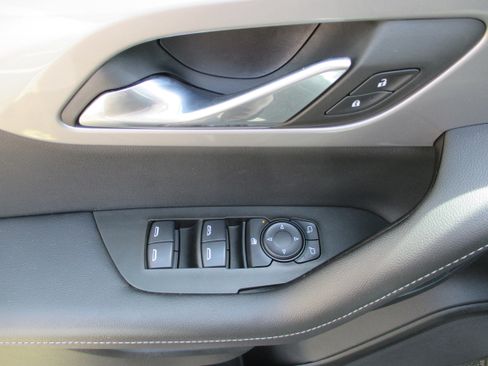 Used 2025 Chevrolet Blazer LT AWD/4WD image 13