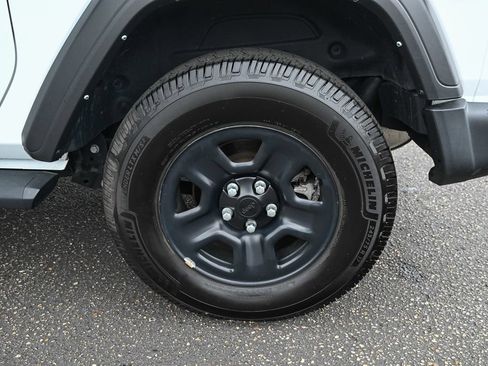 Used 2022 Jeep Wrangler Sport AWD/4WD image 13