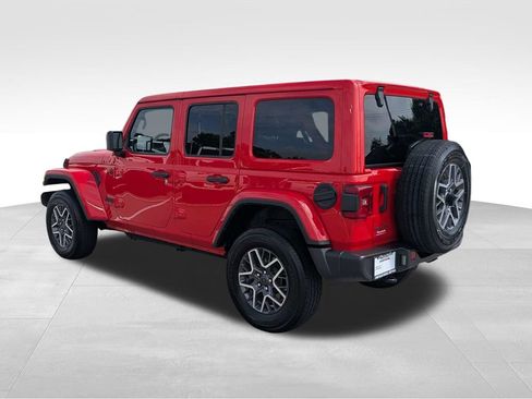 Used 2025 Jeep Wrangler Unlimited Sahara AWD/4WD image 6