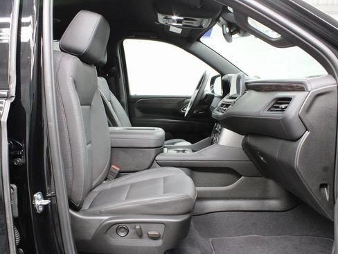 Used 2024 Chevrolet Tahoe Z71 w/ Z71 Off-Road Package AWD/4WD image 32