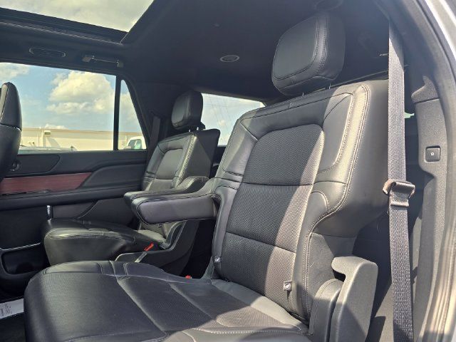 Used 2023 Lincoln Navigator Reserve AWD/4WD image 12