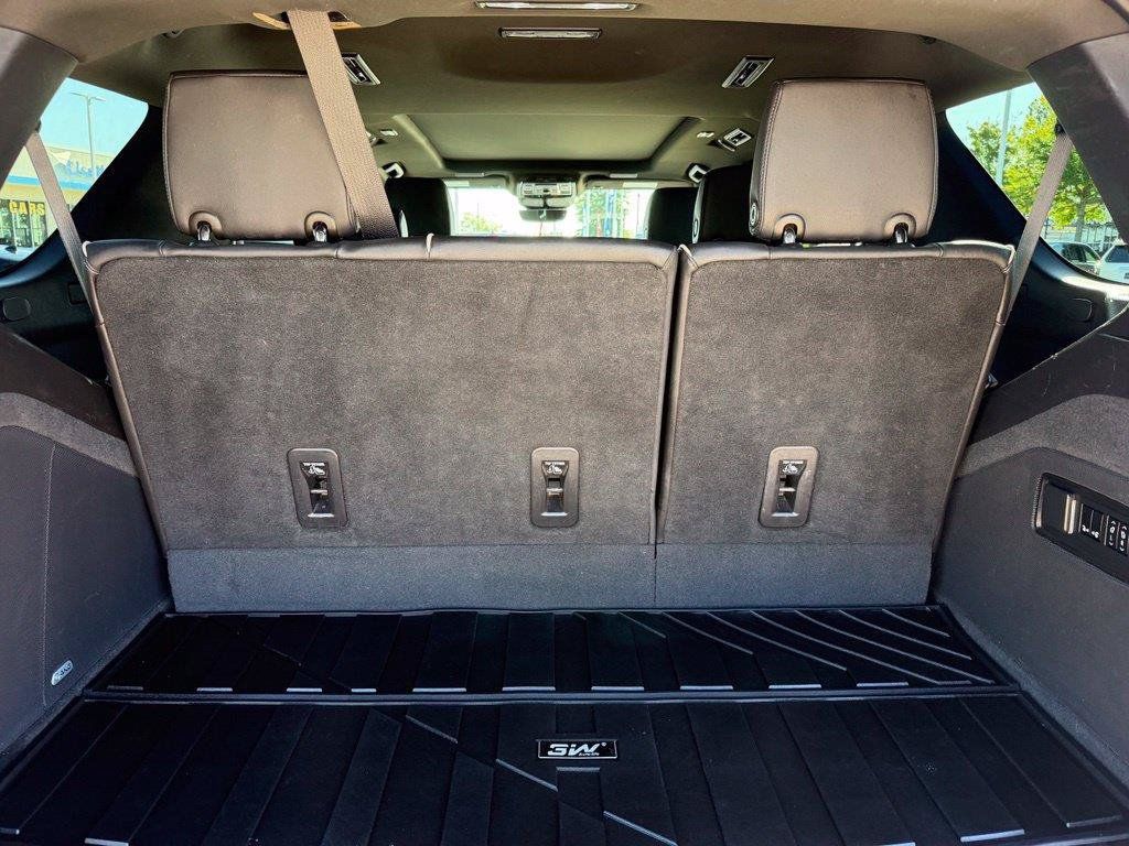 Used 2021 Cadillac Escalade Premium Luxury AWD/4WD image 28