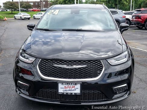 Used 2024 Chrysler Pacifica Limited FWD image 6