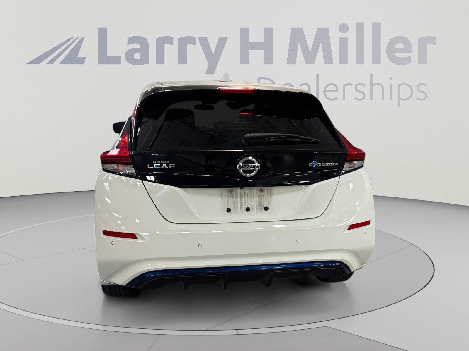 Used 2022 Nissan Leaf S FWD image 4